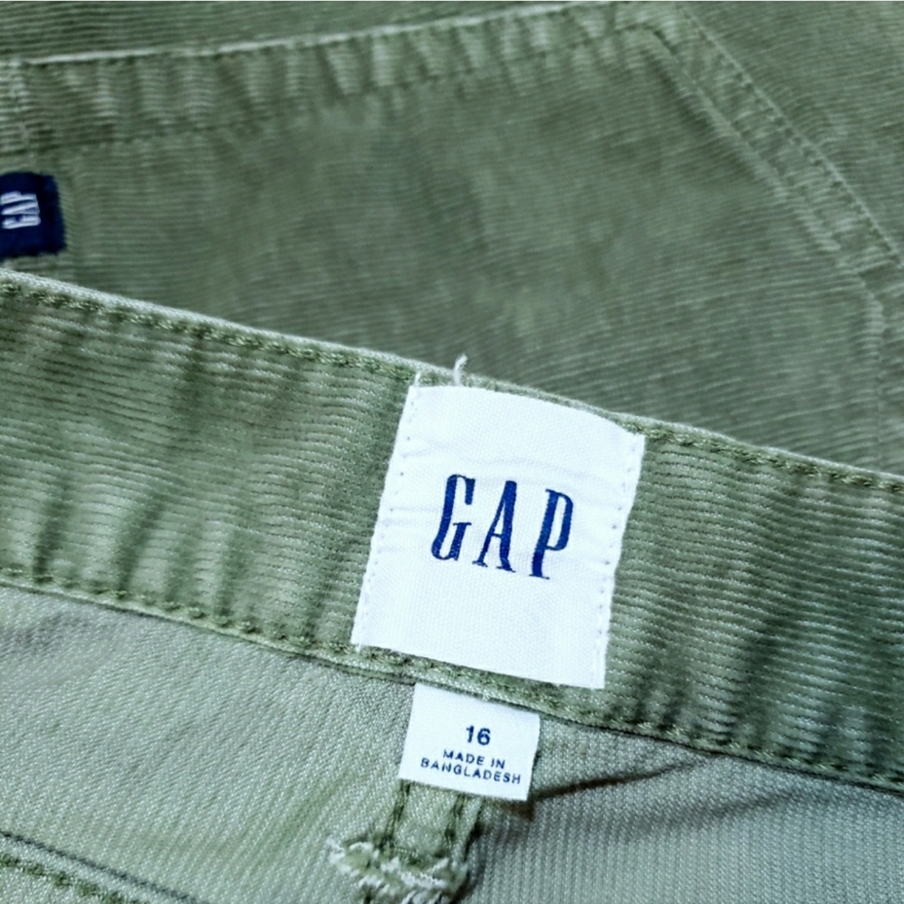 GAP Corduroy Cutoff Jean Shorts - Picture 3 of 4